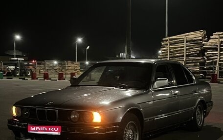 BMW 5 серия, 1991 год, 250 000 рублей, 1 фотография