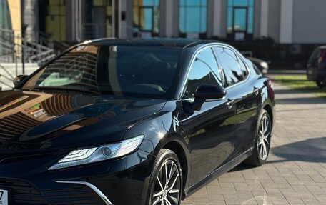 Toyota Camry, 2022 год, 3 950 000 рублей, 4 фотография