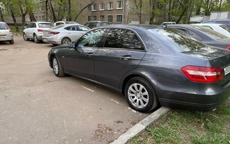 Mercedes-Benz E-Класс, 2010 год, 850 000 рублей, 2 фотография
