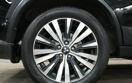 Mitsubishi Outlander III рестайлинг 3, 2019 год, 2 310 000 рублей, 10 фотография