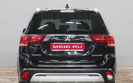 Mitsubishi Outlander III рестайлинг 3, 2019 год, 2 310 000 рублей, 6 фотография