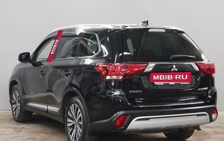 Mitsubishi Outlander III рестайлинг 3, 2019 год, 2 310 000 рублей, 7 фотография
