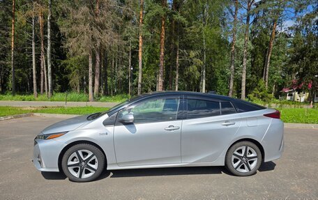 Toyota Prius IV XW50, 2017 год, 1 750 000 рублей, 13 фотография