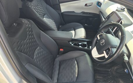 Toyota Prius IV XW50, 2017 год, 1 750 000 рублей, 17 фотография