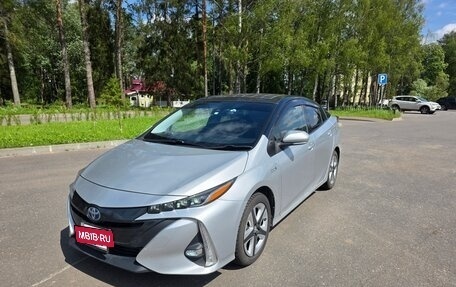 Toyota Prius IV XW50, 2017 год, 1 750 000 рублей, 15 фотография