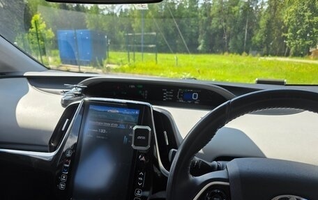 Toyota Prius IV XW50, 2017 год, 1 750 000 рублей, 8 фотография