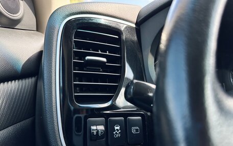 Mitsubishi Outlander III рестайлинг 3, 2013 год, 1 320 000 рублей, 13 фотография