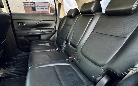 Mitsubishi Outlander III рестайлинг 3, 2013 год, 1 320 000 рублей, 17 фотография