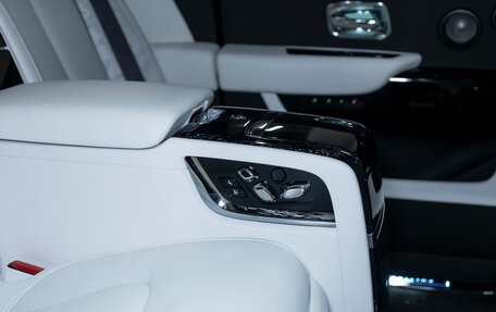 Rolls-Royce Cullinan, 2025 год, 84 990 000 рублей, 38 фотография