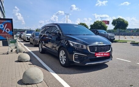 KIA Carnival III, 2018 год, 2 550 000 рублей, 3 фотография