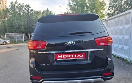KIA Carnival III, 2018 год, 2 550 000 рублей, 9 фотография