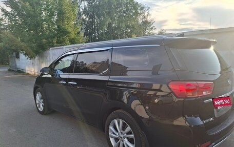 KIA Carnival III, 2018 год, 2 550 000 рублей, 7 фотография
