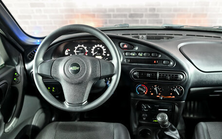 Chevrolet Niva I рестайлинг, 2018 год, 800 000 рублей, 15 фотография