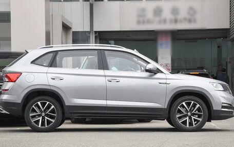 Skoda Kamiq I, 2025 год, 1 800 100 рублей, 2 фотография