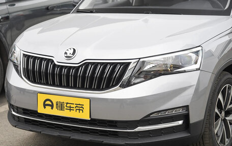 Skoda Kamiq I, 2025 год, 1 800 100 рублей, 9 фотография