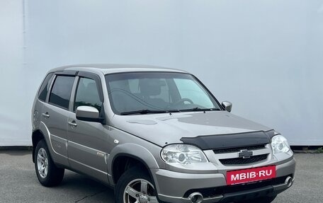 Chevrolet Niva I рестайлинг, 2017 год, 725 000 рублей, 3 фотография