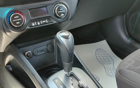 KIA Rio III рестайлинг, 2013 год, 980 000 рублей, 13 фотография
