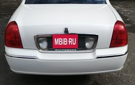 Lincoln Town Car III рестайлинг, 2004 год, 1 550 000 рублей, 4 фотография