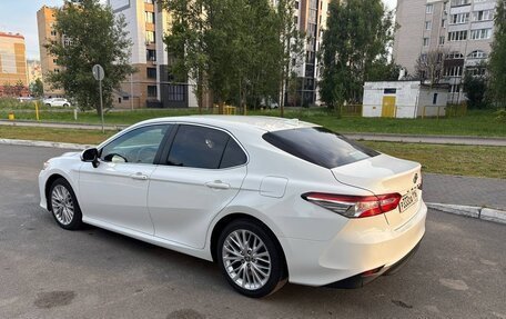 Toyota Camry, 2020 год, 2 850 000 рублей, 4 фотография