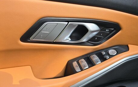 BMW 3 серия, 2022 год, 3 870 000 рублей, 13 фотография