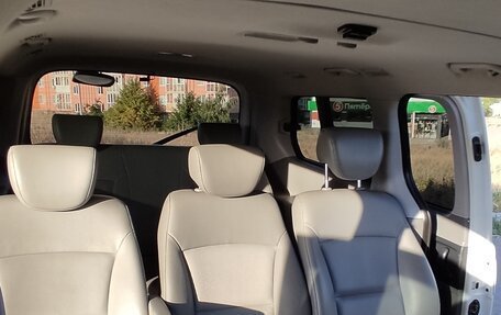 Hyundai Grand Starex Grand Starex I рестайлинг 2, 2018 год, 4 000 000 рублей, 3 фотография