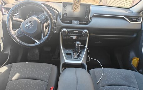 Toyota RAV4, 2019 год, 3 050 000 рублей, 7 фотография