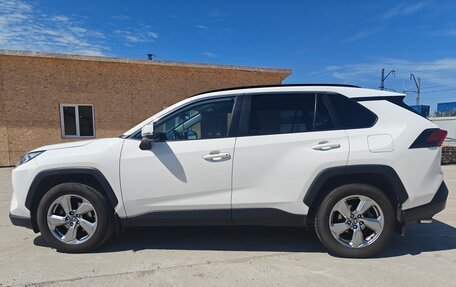 Toyota RAV4, 2019 год, 3 050 000 рублей, 6 фотография