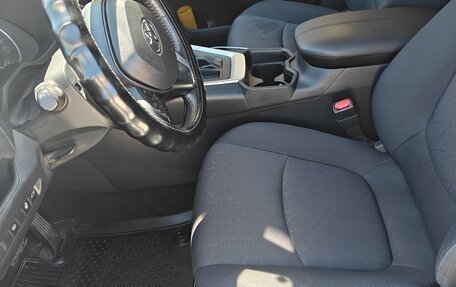 Toyota RAV4, 2019 год, 3 050 000 рублей, 9 фотография
