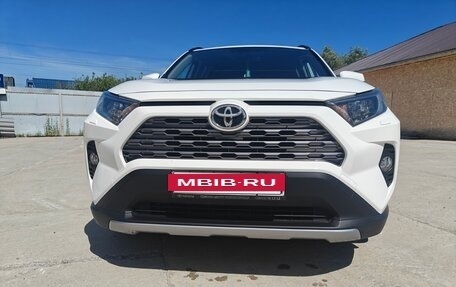 Toyota RAV4, 2019 год, 3 050 000 рублей, 8 фотография
