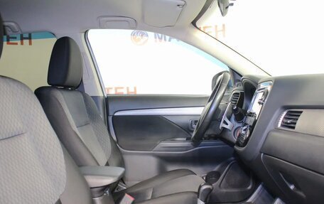 Mitsubishi Outlander III рестайлинг 3, 2013 год, 1 304 000 рублей, 10 фотография