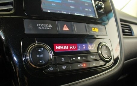 Mitsubishi Outlander III рестайлинг 3, 2013 год, 1 304 000 рублей, 13 фотография