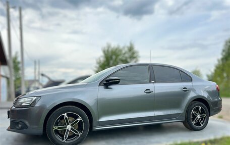 Volkswagen Jetta VI, 2014 год, 1 420 000 рублей, 2 фотография