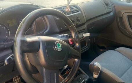 Skoda Fabia II, 2010 год, 400 000 рублей, 6 фотография