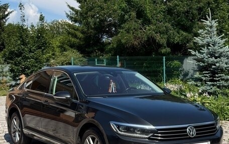 Volkswagen Passat B8 рестайлинг, 2019 год, 2 850 000 рублей, 2 фотография