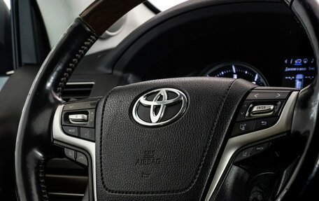 Toyota Land Cruiser 200, 2016 год, 5 199 000 рублей, 15 фотография
