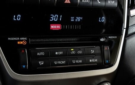 Toyota Land Cruiser 200, 2016 год, 5 199 000 рублей, 18 фотография