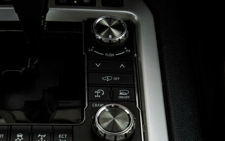 Toyota Land Cruiser 200, 2016 год, 5 199 000 рублей, 22 фотография