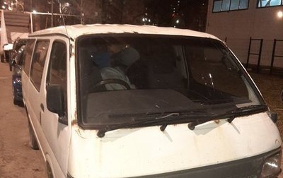 Toyota HiAce H100, 2001 год, 270 000 рублей, 1 фотография