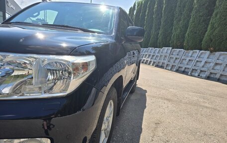 Toyota Land Cruiser 200, 2011 год, 2 700 000 рублей, 3 фотография