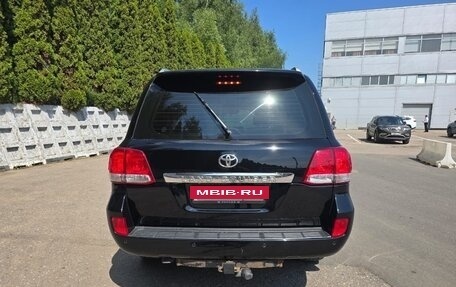 Toyota Land Cruiser 200, 2011 год, 2 700 000 рублей, 8 фотография