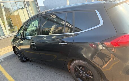 Opel Zafira C рестайлинг, 2013 год, 675 000 рублей, 3 фотография