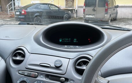 Toyota Vitz, 2000 год, 450 000 рублей, 16 фотография