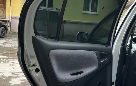 Toyota Vitz, 2000 год, 450 000 рублей, 9 фотография