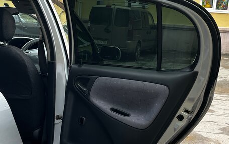 Toyota Vitz, 2000 год, 450 000 рублей, 11 фотография