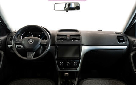 Skoda Yeti I рестайлинг, 2014 год, 1 049 000 рублей, 10 фотография