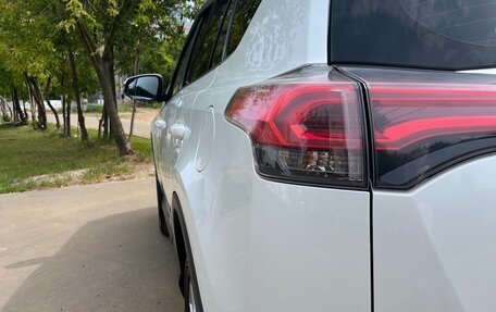 Toyota RAV4, 2018 год, 2 900 000 рублей, 5 фотография