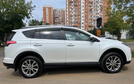 Toyota RAV4, 2018 год, 2 900 000 рублей, 10 фотография