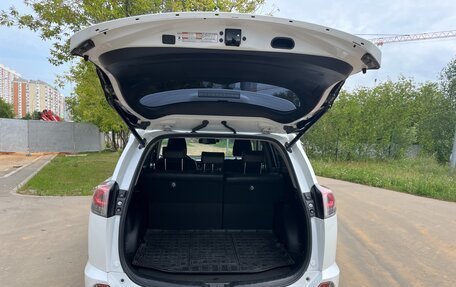 Toyota RAV4, 2018 год, 2 900 000 рублей, 18 фотография