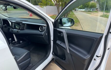 Toyota RAV4, 2018 год, 2 900 000 рублей, 15 фотография