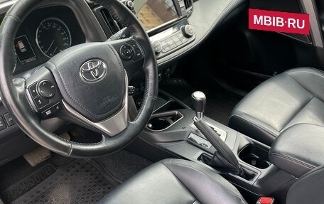 Toyota RAV4, 2018 год, 2 900 000 рублей, 13 фотография